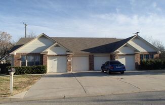 Charming spacious 3 bed 2 bath 2 car garage! Great Location