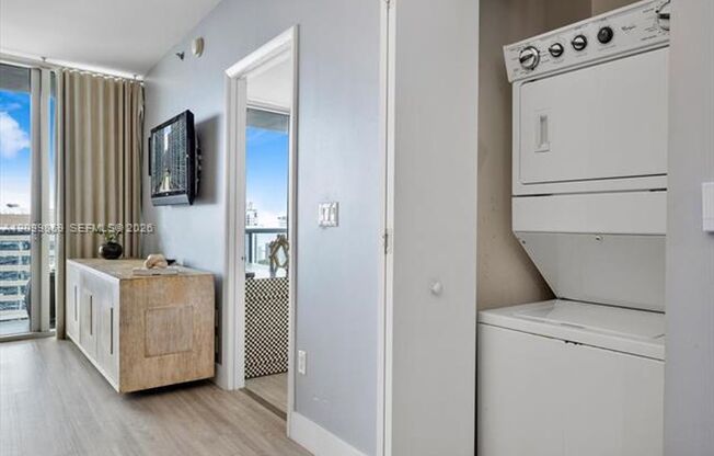 2 beds, 1 bath, $6,470, Unit # 4309