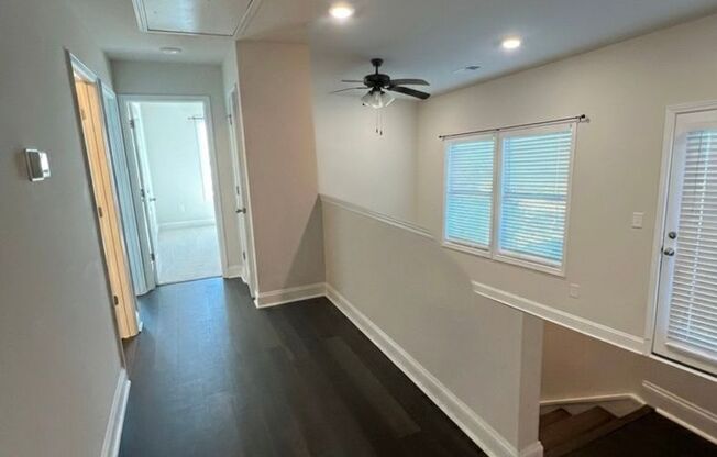 3 beds, 2.5 baths, 1,407 sqft, $2,200, Unit 5122