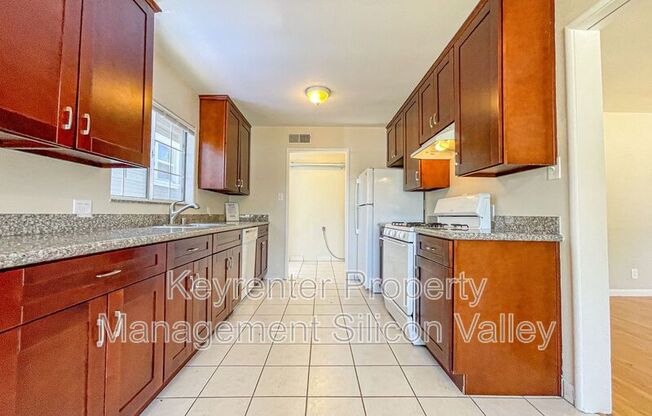 865 N 15 ST