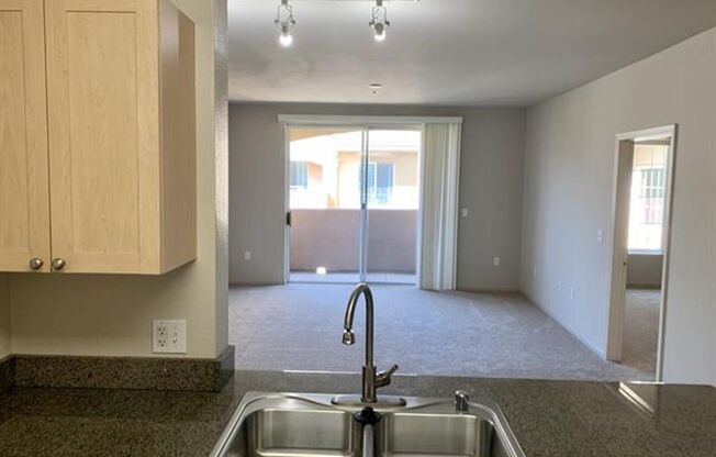 Modern upscale condo! 1550 Technology Drive #4071