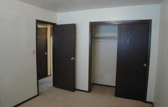 2 beds, 1 bath, 818 sqft, $925, Unit Apt 7