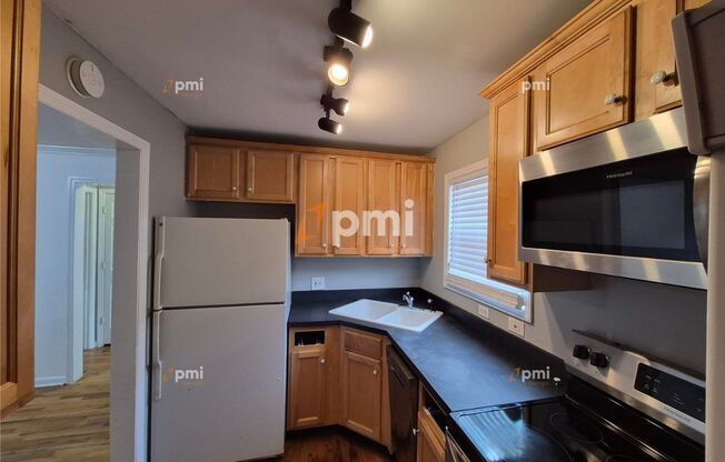 3206 Mathieson Drive NE