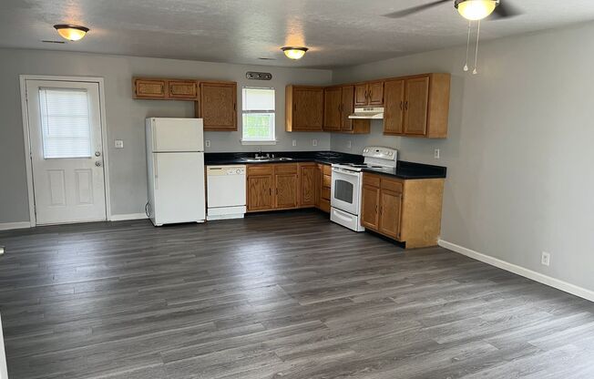 3 beds, 1 bath, $1,350