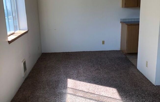 2 beds, 1.5 baths, 900 sqft, $1,650, Unit A205