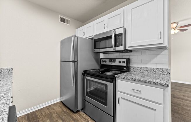 1 bed, 1 bath, 711 sqft, $925, Unit 3530C