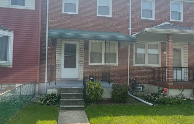 Charming 2 Bedroom Townhome in Dundalk!