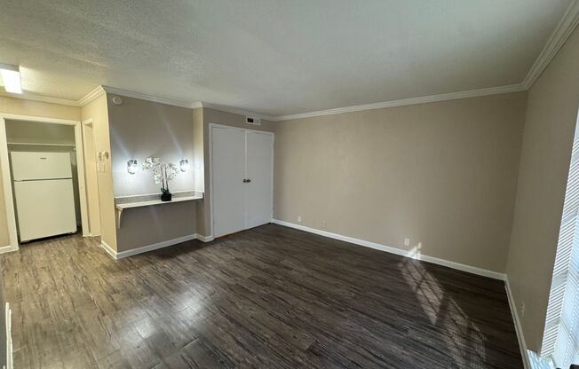 Studio, 1 bath, 325 sqft, $1,000, Unit 239A