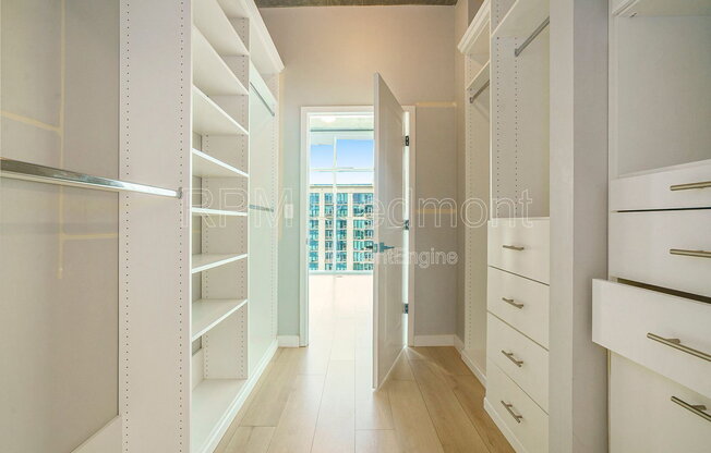 1 bed, 1 bath, 779 sqft, $2,200, Unit Apt 2003