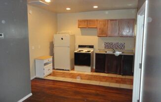 2 beds, 1 bath, $750