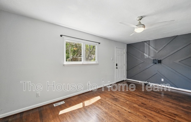 1118 W AVE