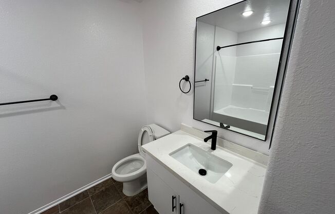 Studio, 1 bath, 700 sqft, $2,448, Unit 105