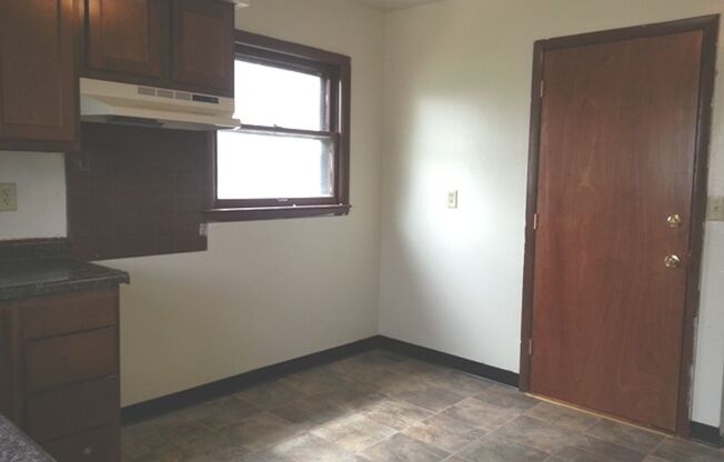 5066-5068 N. 84th Street