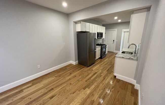 2 beds, 1 bath, $4,195, Unit 6