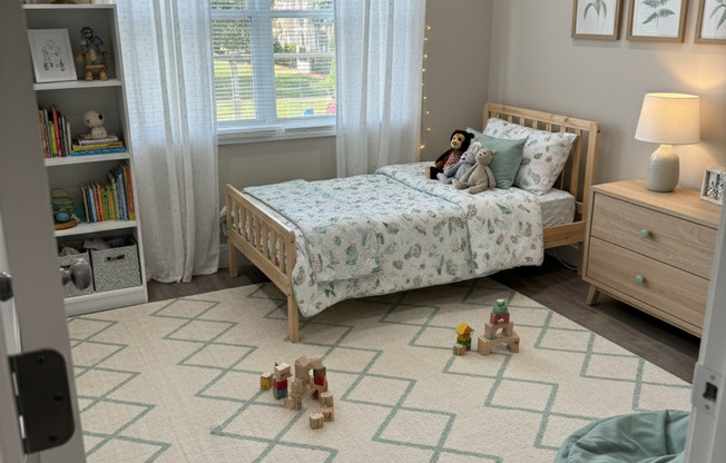 2 beds, 1 bath, 680 sqft, $2,525, Unit 23-23