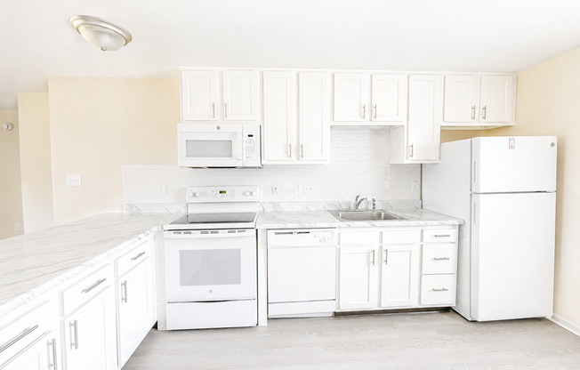2 beds, 1 bath, 832 sqft, $1,699, Unit 109