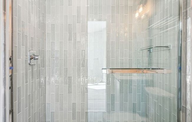 2 beds, 1 bath, $2,700, Unit 206