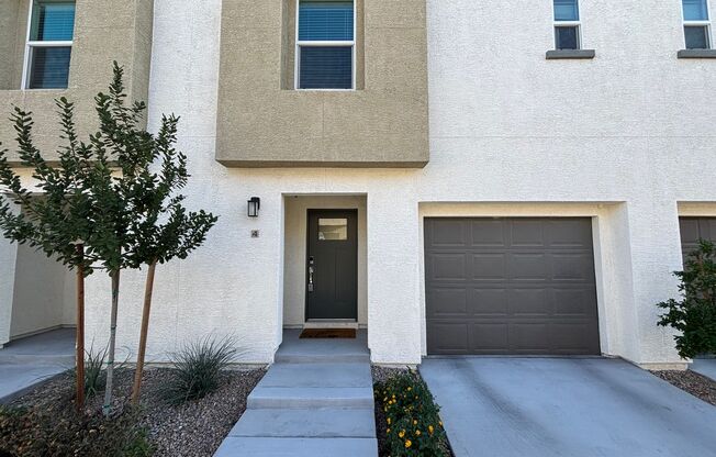 Beautiful 3Bed/3Bath Townhome located in Enterprise/Southern Highlands–Southwest Henderson border area.