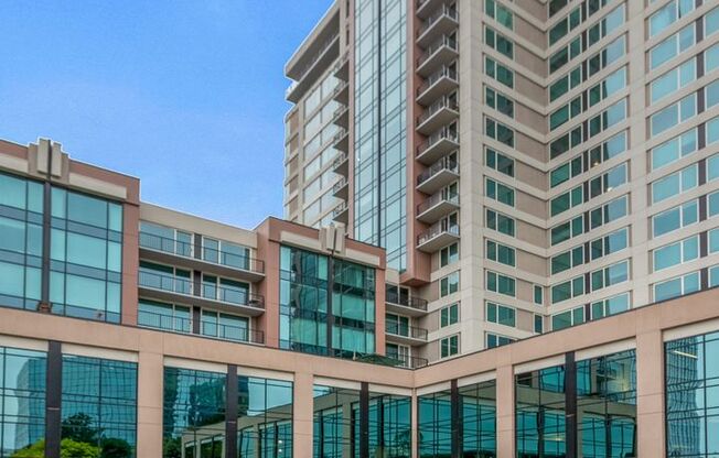 Luxury Executive Condo in the Heart of the Downtown Bellevue