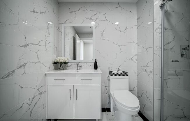 2 beds, 2 baths, 842 sqft, $2,300, Unit 207