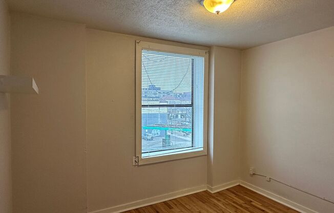 2 beds, 1 bath, 707 sqft, $1,275, Unit 311