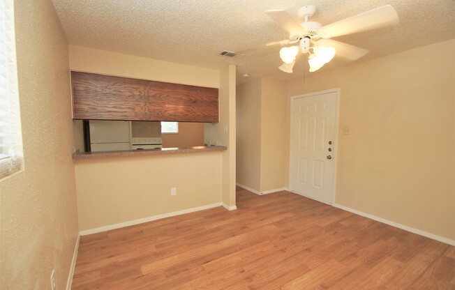 Awesome open Studio Apartments Close to Downtown