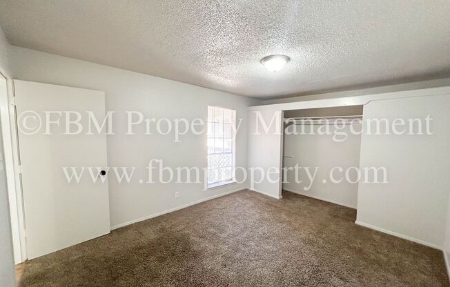 2 beds, 1 bath, $950, Unit A 22