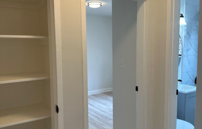 3 beds, 1 bath, $2,187, Unit # 301