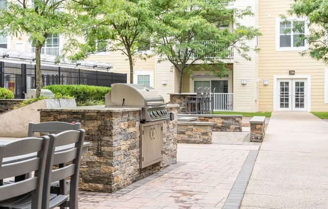 1 bed, 1 bath, 710 sqft, $2,400, Unit 108M