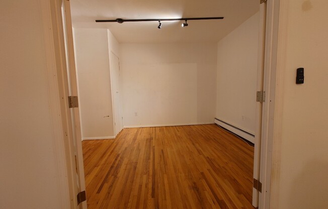 1 bed, 1 bath, $2,700, Unit 1