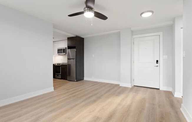 2 beds, 1 bath, 430 sqft, $2,175, Unit 6G
