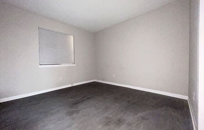 3 beds, 1 bath, $1,495, Unit Unit 3