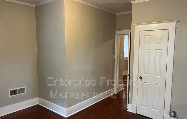 2 beds, 1 bath, $1,150