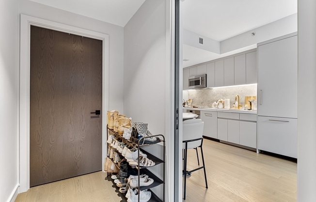 1 bed, 1 bath, 601 sqft, $4,000, Unit 709