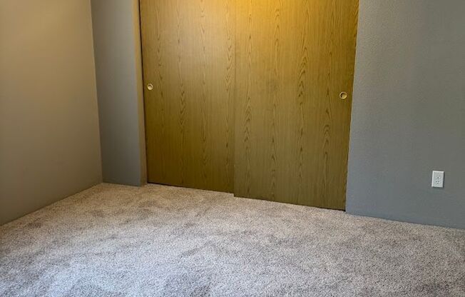 2 beds, 2 baths, 1,070 sqft, $1,675, Unit 18-201
