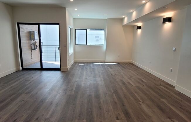 862 Moraga Dr.