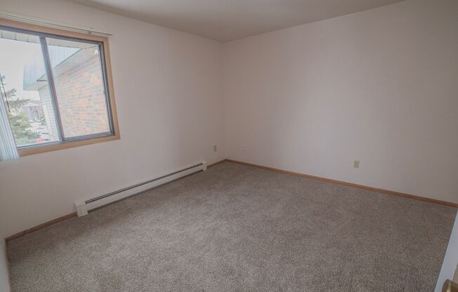 2 beds, 1 bath, 820 sqft, $825, Unit 320
