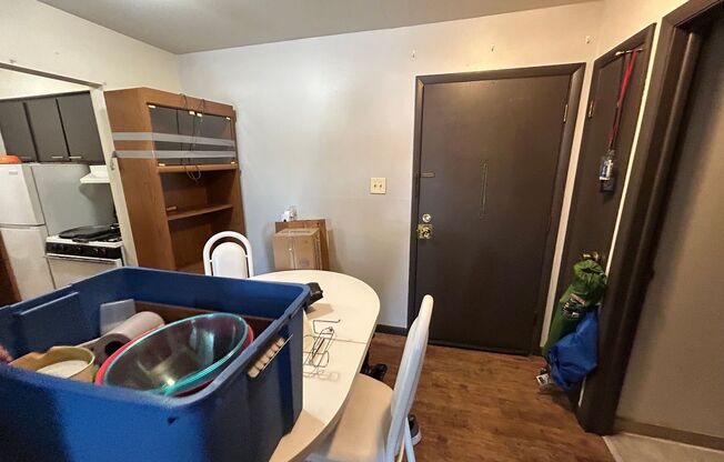 1 bed, 1 bath, $995, Unit 245