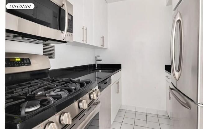 1 bed, 1.5 baths, 903 sqft, $5,900, Unit 51A