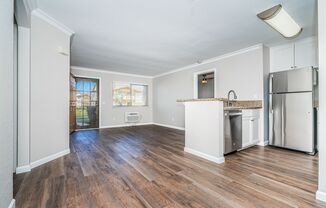 Charming and Renovated Ground Floor Two Bed Two Bath!