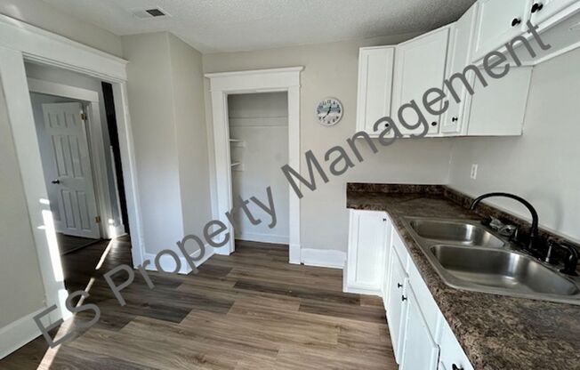 2 beds, 1 bath, $1,095