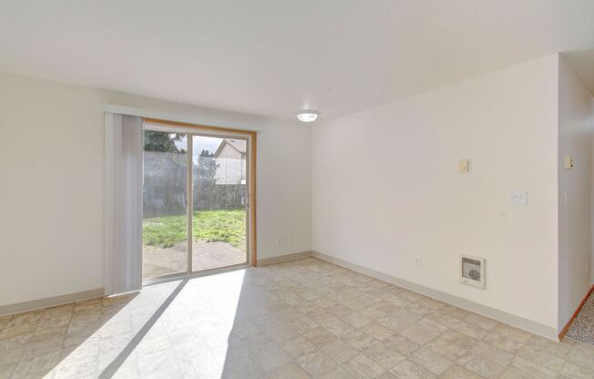 3bd 2ba Single Level Home in Mountain View Neighborhood