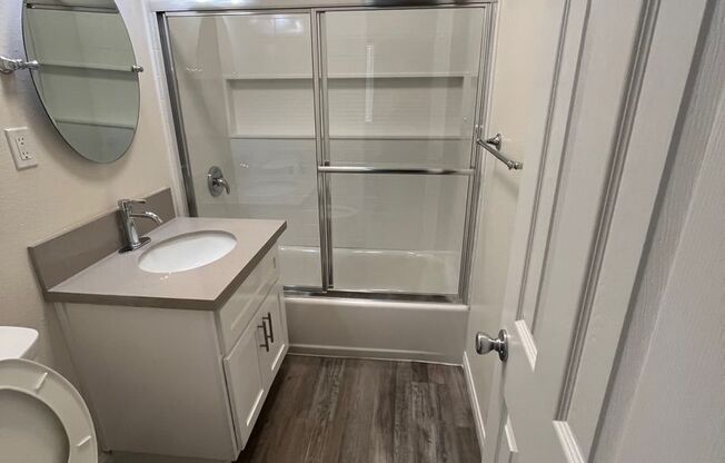 1 bed, 1 bath, $990, Unit 166