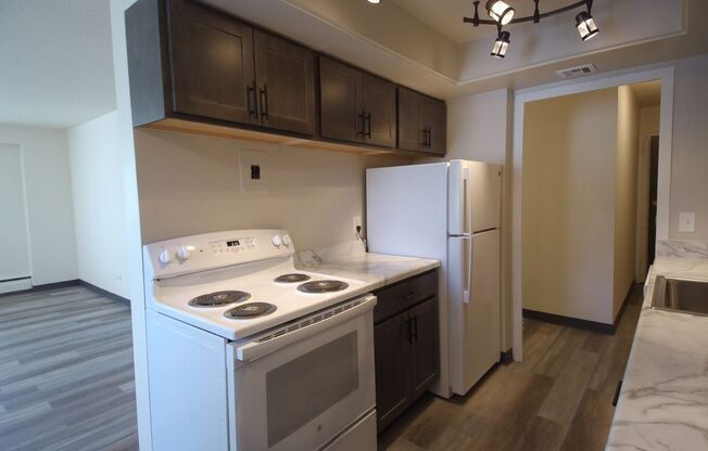 2 beds, 1.5 baths, 850 sqft, $1,650, Unit 308