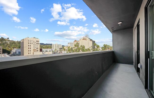 3 beds, 3 baths, 938 sqft, $4,715, Unit PH10