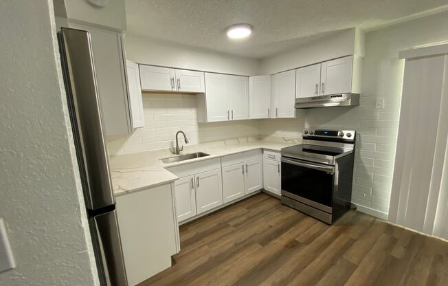 2 beds, 1.5 baths, 980 sqft, $1,200, Unit 6838-5