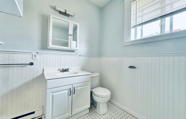 Studio, 1 bath, 395 sqft, $1,295, Unit 109-4