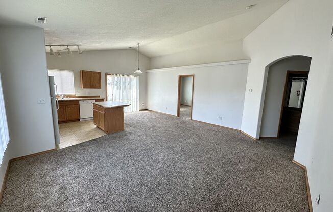 Welcoming 3-bedroom 2 bathroom in Pasco