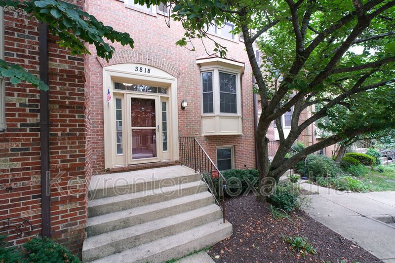 3818 VERMONT CT