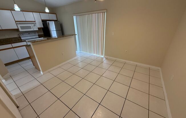 EAST ORLANDO: 3 bed/2 bath, 2 Car Garage AVAILABLE NOW!